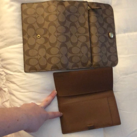 Coach Wallet - Picture 3 of 3